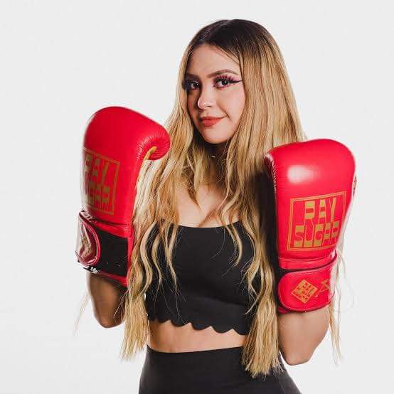 laraagg_'s tweet photo. ARIGAMEPLAYS:Primer mujer en abrir las peleas de chicas en La Velada.
RIVERSGG:Primer mujer en pelear dos veces en La Velada en una misma noche. 
ALANA:Primer mujer en ganar por KO técnico y con excelencia en La Velada.
AMABLITZ:Primer mujer en pelear 6 min seguidos sin descanso. https://t.co/enWr7XvBJU