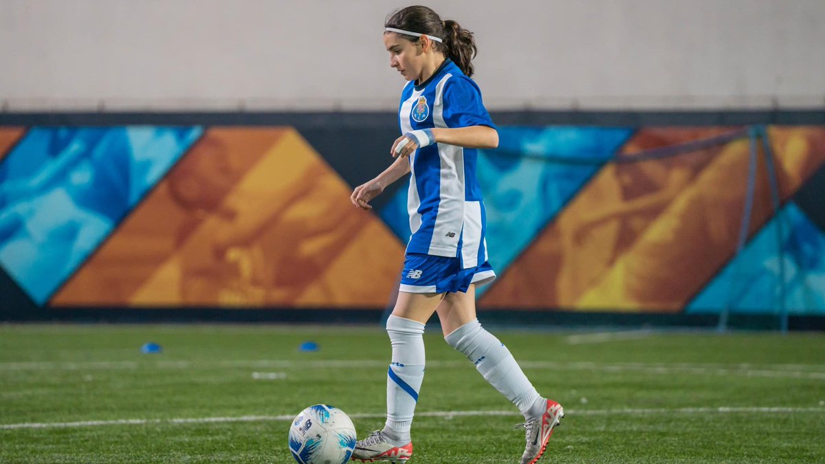 FC Porto já inscreveu a equipa sénior de futebol feminino na terceira divisão nacional na FPF, informa <a href="/ojogo/">O Jogo</a>

A construção do plantel está em fase avançada, baseada em internacionais jovens e uma mescla de atletas com experiência nos 3 escalões nacionais.

A média de idades