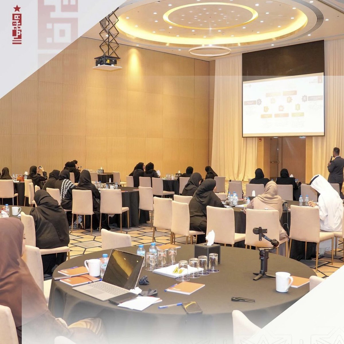 fujexcellence's tweet photo. نظم مكتب برنامج الفجيرة للتميز الحكومي ورشة تدريبية بعنوان "أساسيات الابتكار الحكومي" لمدة يومين متتاليين، مستهدفة الرؤساء التنفيذيين للابتكار وفرق الابتكار في الجهات الحكومية. https://t.co/fguTltllde