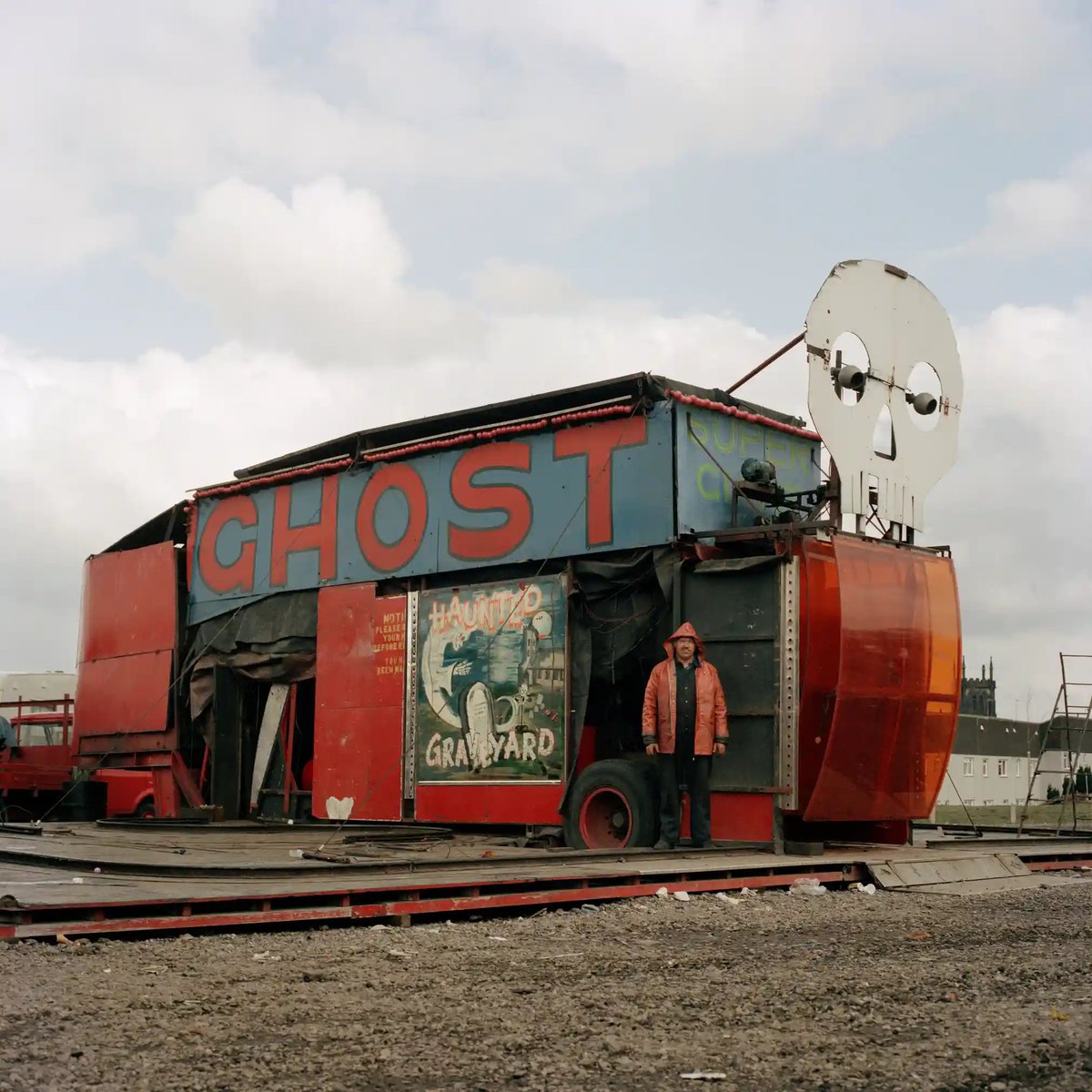 mixdevil66's tweet photo. Road to ruins: #PeterMitchell’s crumbling #Leeds. Demolished flats, boarded-up cinemas, disused buildings … Mitchell’s photographs of #Yorkshire (and beyond) have established him as a key chronicler of a changing Britain https://t.co/VkoOp2rnpV #photography https://t.co/NFNxRQj3q8