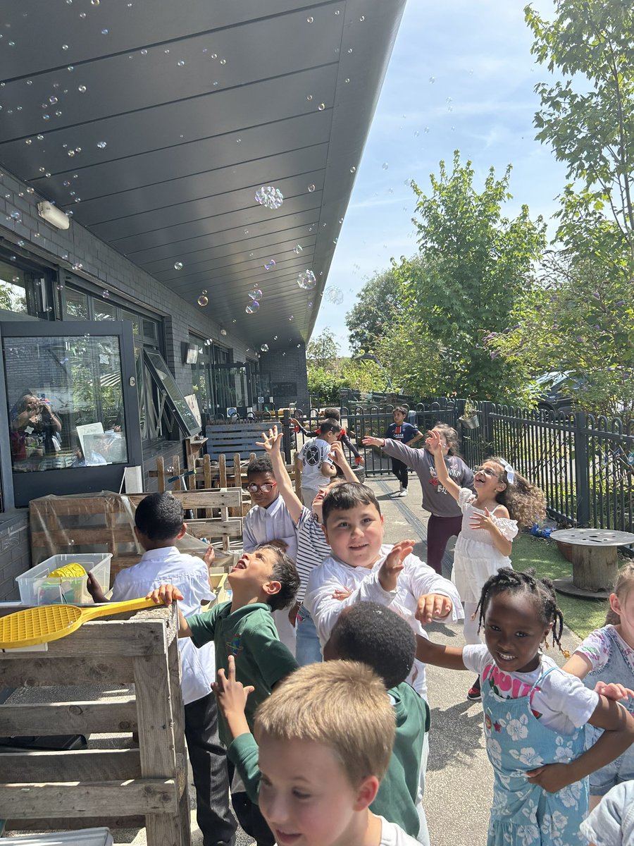 Comet class tweet media