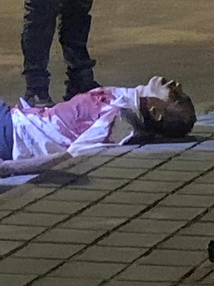 NeiivaNoticias's tweet photo. #Atención A esta hora autoridades hacen presencia frente a un caso de riña en dónde una persona de sexo masculino perdió la vida.

Los hechos sucedieron en la Crr 18 con 9-55 barrio 1 de mayo. https://t.co/Lix87wsplD