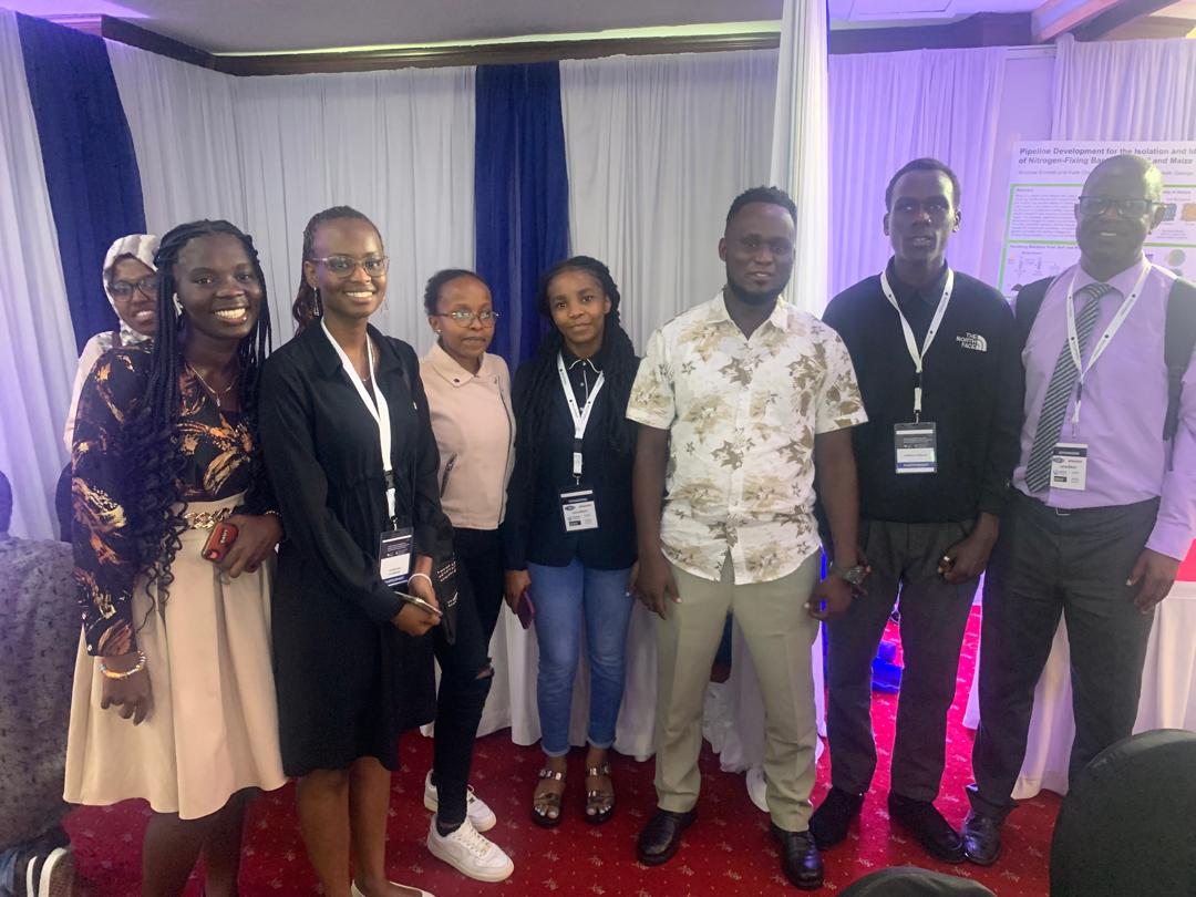 Synbio4allA's tweet photo. Our #Founder Emma Sebunya Kato is at SynBio Africa Conference. He met with many African students interested in Synthetic biology and the work of #SynBio4ALL. Also our directors @AfricanShakirah & @cserwaa912 are present. Also a company we admire most @LanzaTech gave a talk. https://t.co/g3GTJPbZWO