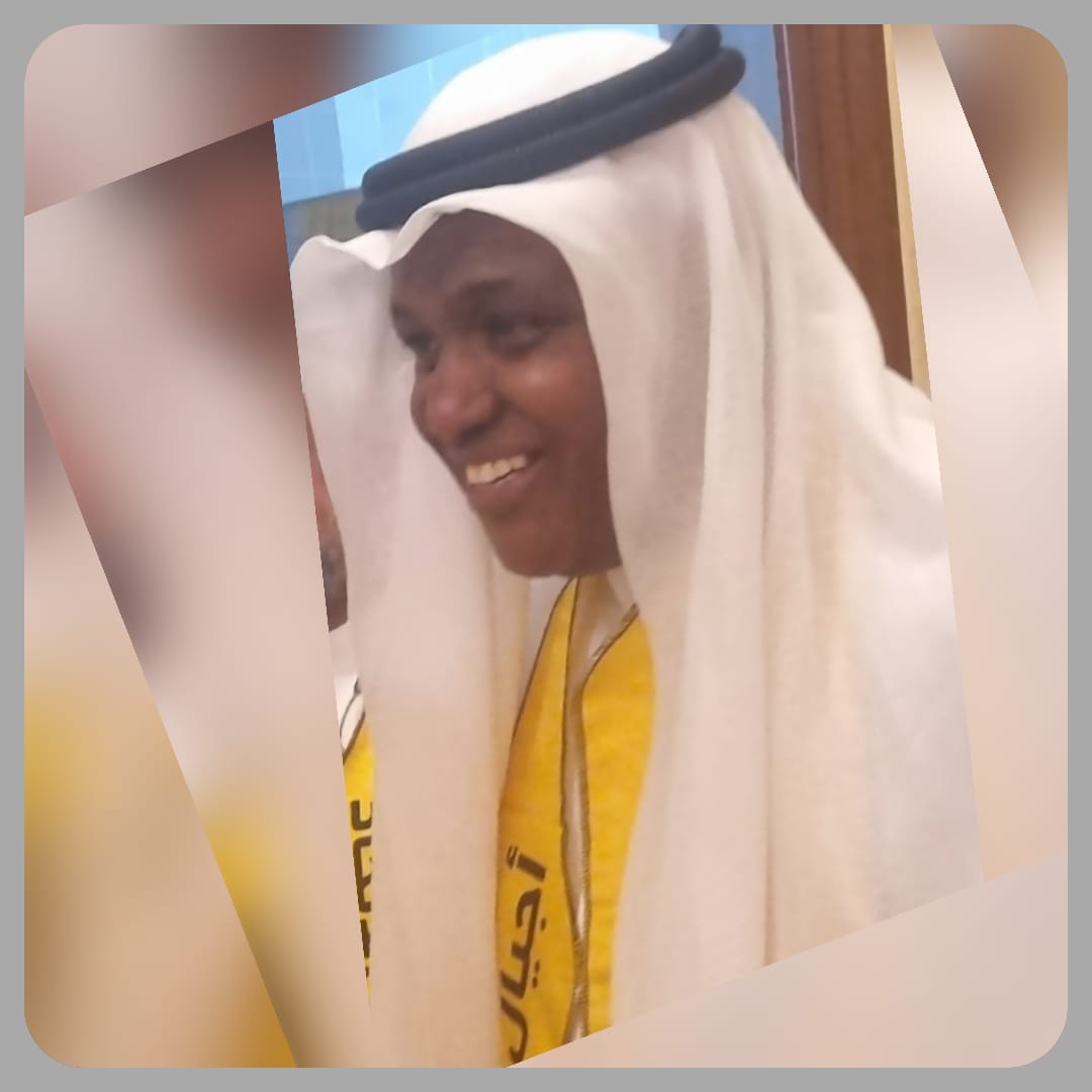 ((  ياحلوتك..  ياجمالك ))
 
يعجبني كثيرا " اسمراني اللون" هذا
👈 الإتحادي الآنيق في قيافته.. في 
لباقته..في اسلوبه.. في سمو اخلاقه
>> عبدالله فلاته.. مجرد من كل الالقاب
نموذج مشرف.. ليس للإعلامي الإتحادي
بل للإعلامي العربي..
>> لديه معجبون كثر..وانا في طليعتهم
حفظك الله..ورعاك 🤲