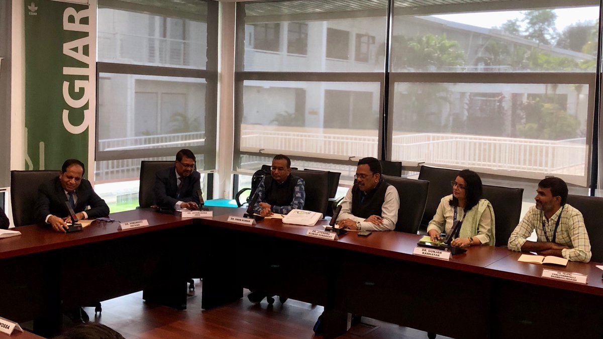 🤝It was a pleasure to host Dr Pathak, Director of
<a href="/icarindia/">Indian Council of Agricultural Research.</a>, and Dr Jena, Dep. DG (Fisheries Science), and other colleagues at WorldFish HQ today to explore strengthening #partnership and play a bigger role in #SouthSouth collaboration.

<a href="/FisheriesGoI/">Department of Fisheries, Min of FAH&D</a> #AquaticFoods #IIFET