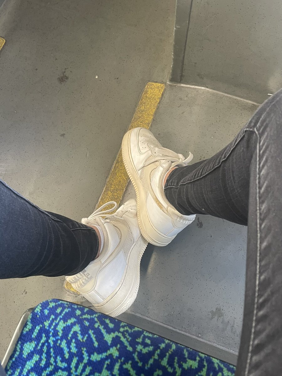 Wenn du meine Schuhe nicht ordentlich sauber leckst, dann trete ich dir damit in dein jämmerliches Gesicht, whiteboi. 🧎🏼‍♂️Also gib dir Mühe, denn von mir kannst du keine Gnade erwarten 😁
Das gefällt dir, oder? Du bist nämlich kein Mann sondern ne kleine Fotze😂