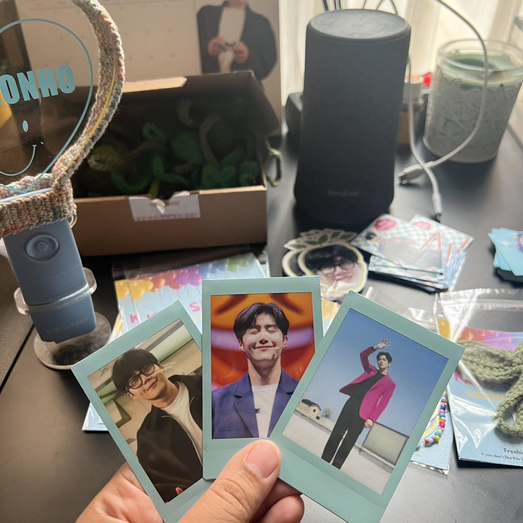 byndi_'s tweet photo. Iβll put randomly this 3 polaroid ((unofficial)) into my freebies π
Please tag me if you get it! πβ¨π₯
#kimseonho
#colorfullinjakarta
#colorfull2024 https://t.co/nzhemezsx4