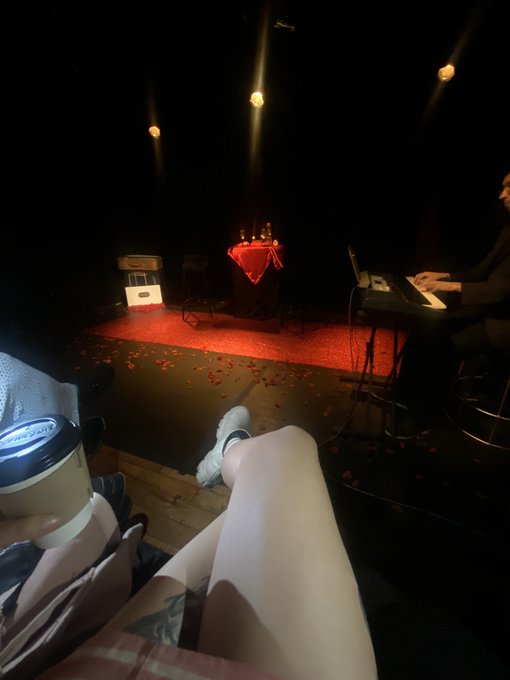 Sat&iacute;n me hizo suya, @soyfercerecedo hoy me llevo sabor a ti 🌹  En primera fila 😌 @vaginologos by @ShedenEclectica<a class="tags" target="_blank" title="On Twitter" href="/?out=eyJ0eXAiOiJKV1QiLCJhbGciOiJIUzUxMiJ9.eyJpYXQiOjE3MjE2MDYxNTUsImlzcyI6InR3cG9ybnN0YXJzLmNvbSIsIm5iZiI6MTcyMTYwNjE1NSwiZXhwIjoxNzUzMTQyMTU1LCJyZWRpcmVjdF91cmwiOiJodHRwczovL3R3aXR0ZXIuY29tL3NveWZlcmNlcmVjZWRvIn0.Gsb6f_BLaRivZr2CHhoHGT94ajKKI-WWKsNKx3fKyNNvJ5oX7GC_epymz7zuUdfC9rrUHvVitCtsV2ShY_2nLg">@soyfercerecedo</a><a href="/tag/sabado"class="tags"><span>#sabado</span></a>