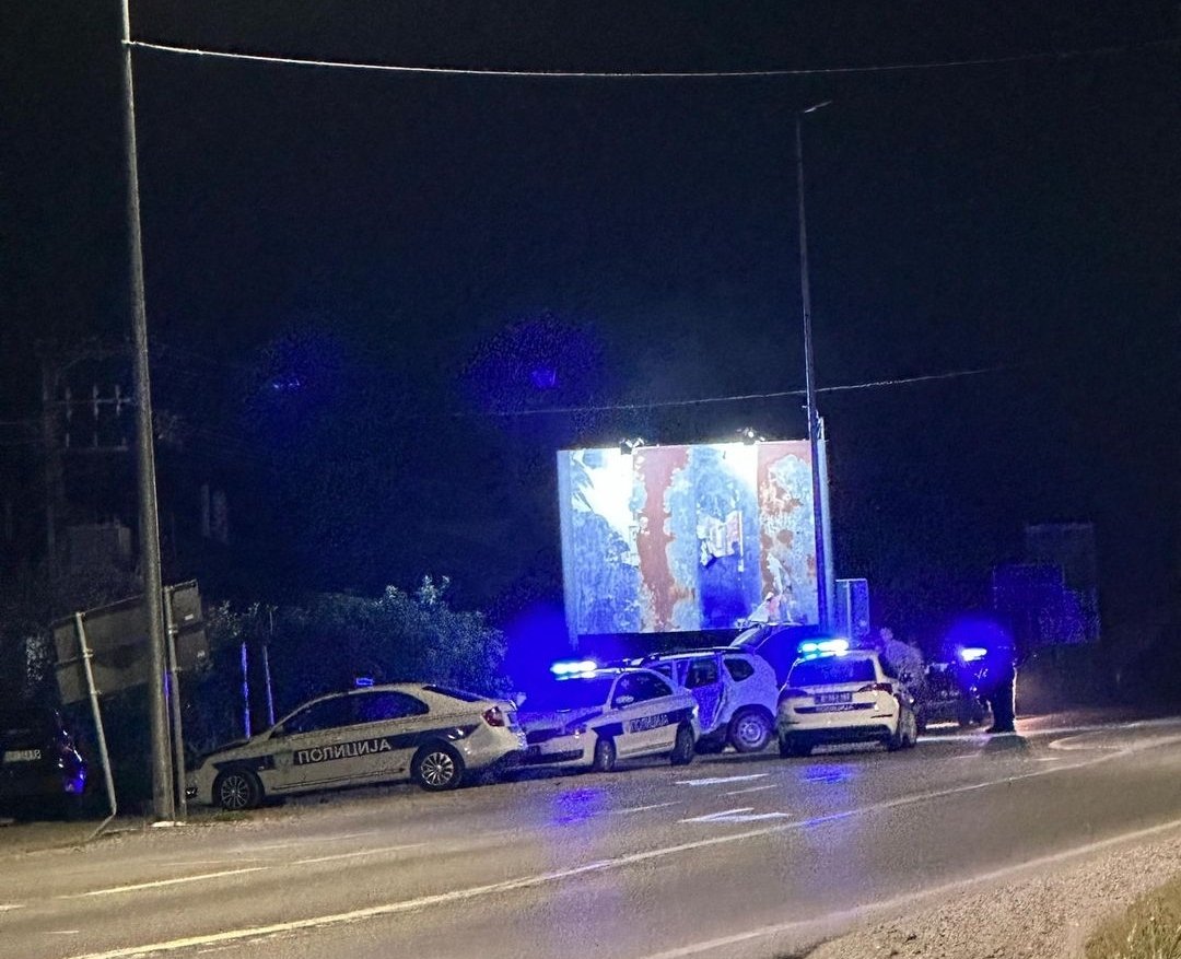 GlobalDiss's tweet photo. BREAKING: Another terrorist attack in Serbia

Albanian terrorists from Serbian southern province of Kosovo attacked several police officers in city of Loznica (Serbia). One policeman was killed, and another wounded.

The suspect, identified as Hajziri Artan (33) from Serbian province of Kosovo, is being sought by strong police forces, including the Special Anti-Terrorist Unit.