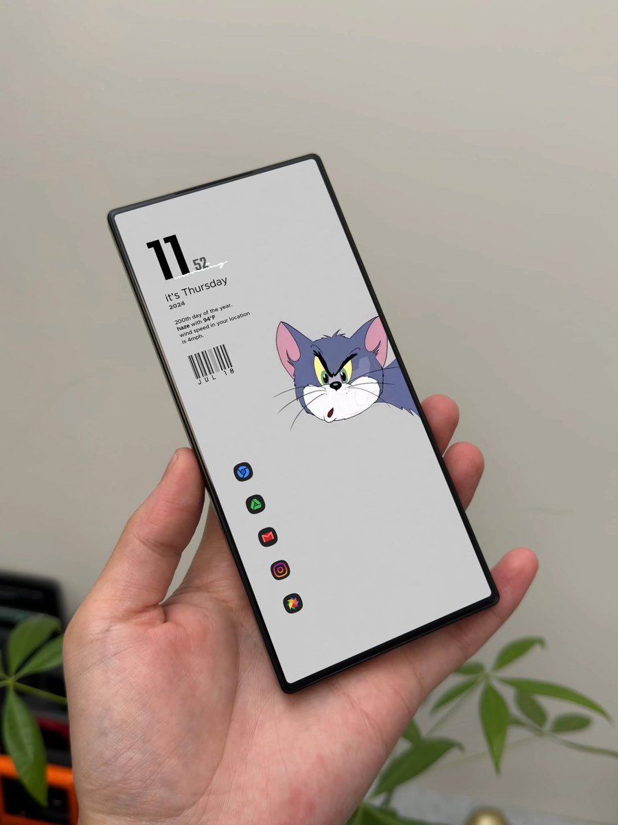 theandrofreak's tweet photo. home screen! 🤍 https://t.co/qJoUUPEDjm