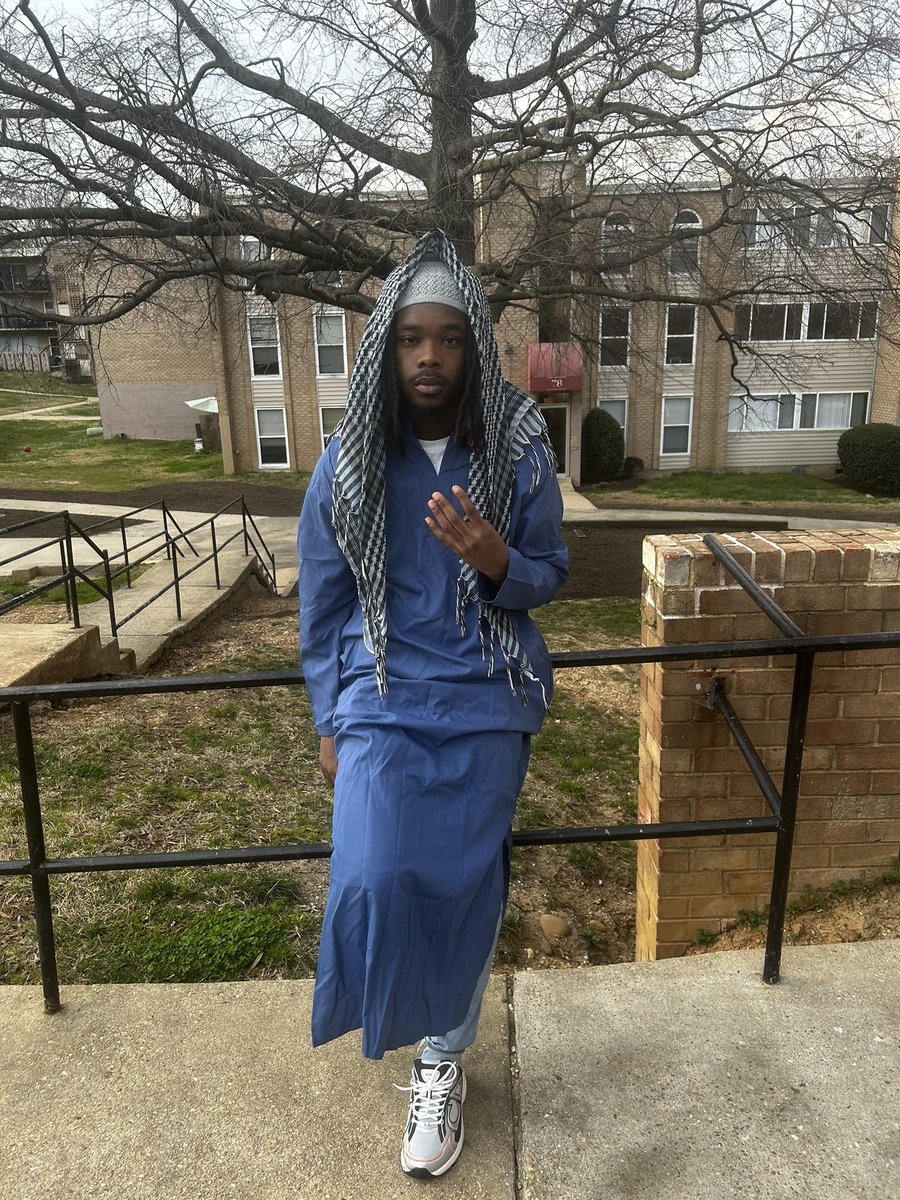 Yungmotion4660's tweet photo. #canyouhelpme https://t.co/4zzb5QXvUT
