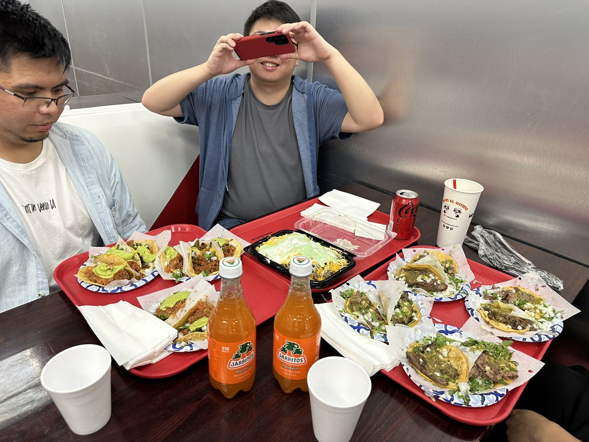 Chomparado's tweet photo. Tacos el gordo is a must 🫡 #evo2024 https://t.co/RIZjvnLoLa