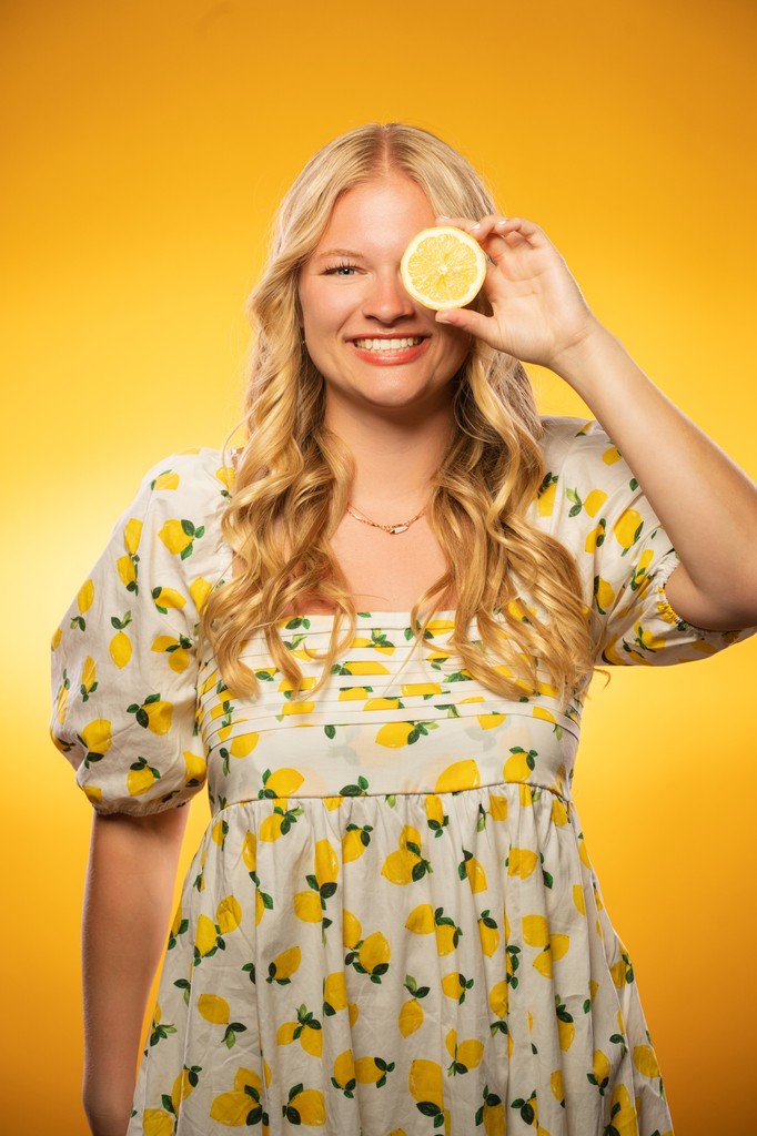 🎨✨ No two seniors are the same, and neither are their portraits. I tailor each session to your interests and personality, ensuring your photos are a true reflection of you. 

DM me to discuss how we can capture your unique story through artistic photography! 📸