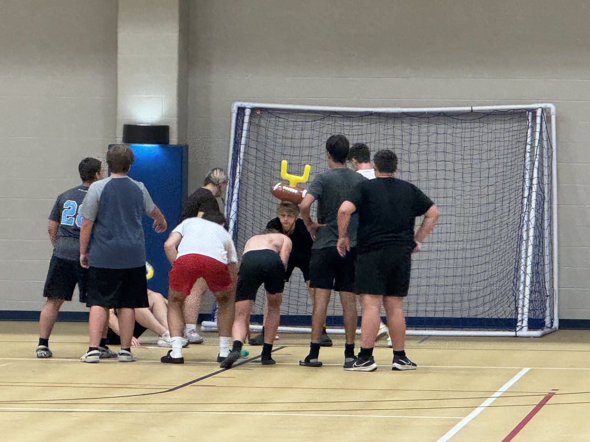 ENRangerfootbal's tweet photo. 2 practices and a lift in the books. Time for “Olympics” 🥇 https://t.co/TOL3B8bxsQ