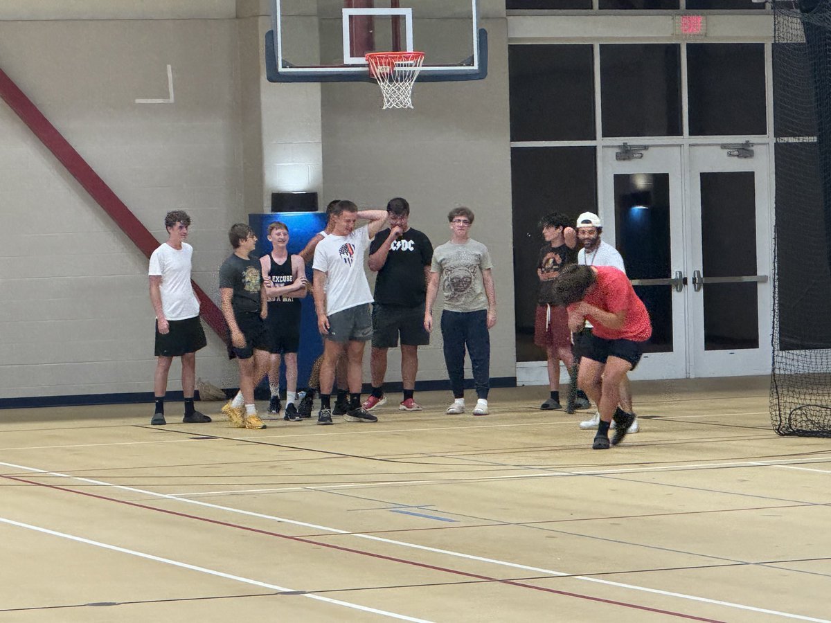 ENRangerfootbal's tweet photo. 2 practices and a lift in the books. Time for “Olympics” 🥇 https://t.co/TOL3B8bxsQ