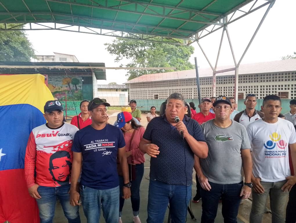 ¡Más unidos que nunca! 
Santa María de Ipire sumamente feliz y agradece al Presidente <a href="/NicolasMaduro/">Nicolás Maduro</a> por sus políticas educativas al permitir nuevos empleos en el ámbito educativo para seguir avanzando en la construcción de una educación de calidad.