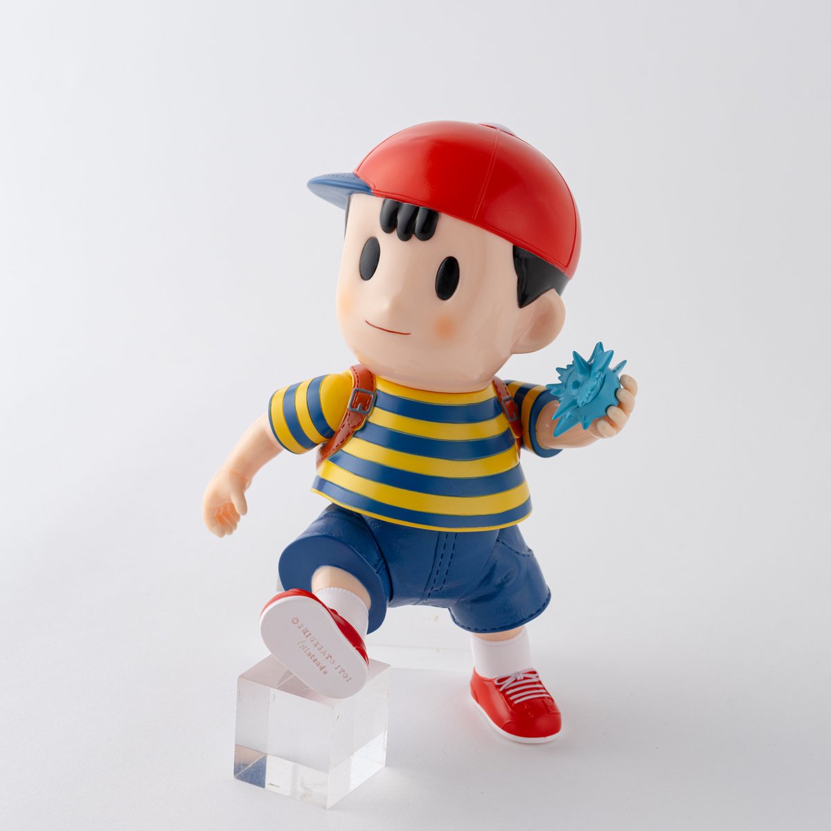 hobonichimother's tweet photo. ＼発売30周年記念グッズ／

「MOTHER2のひみつ。」のオープンとともに発売される新作グッズ。今回の目玉はこれかもしれません。ずいぶん前から準備してたネスの「ソフビ」です。どんなグッズも本格志向なのがほぼ日MOTHERプロジェクトの特長。記事をじっくりお読みください！
https://t.co/VMaAc0LeFZ https://t.co/wh1ahX54SD