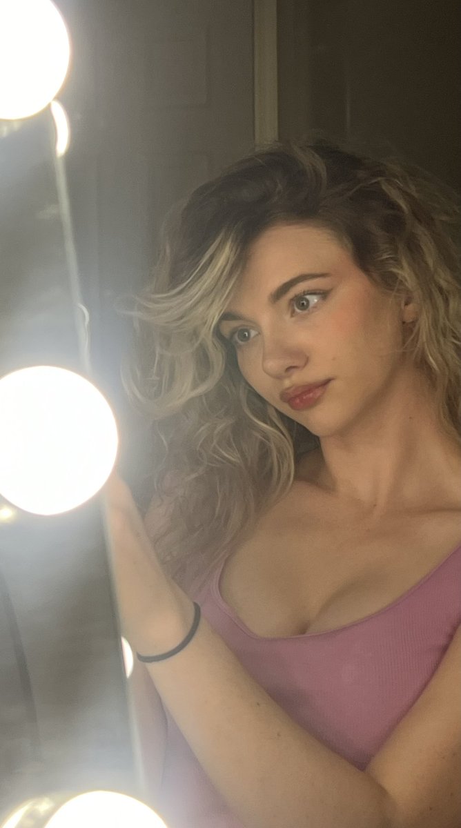 Anna Wray tweet media