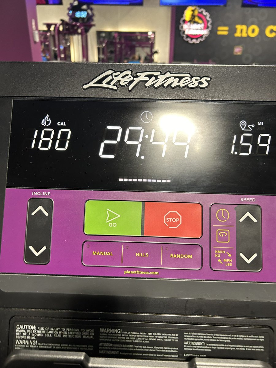 thegrazman86's tweet photo. #planetfitness #cardio #50pushups https://t.co/BhgoqGXufG