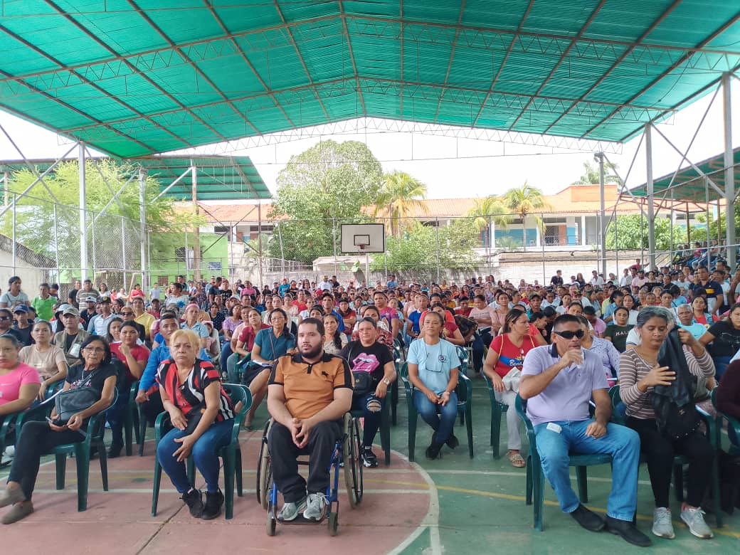 Elías Zurita tweet media