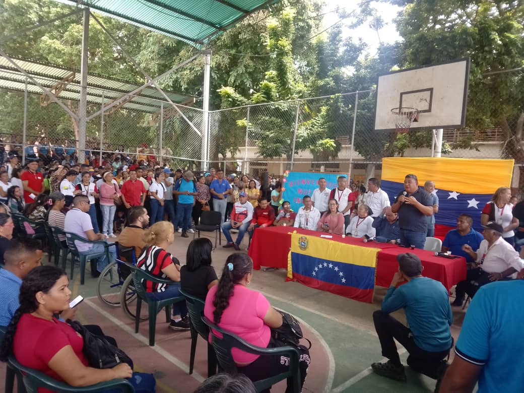 #12Julio Estuvimos en el municipio Zaraza, dónde recibimos al personal nuevo ingreso al <a href="/MPPEDUCACION/">MPPEDUCACION</a> gracias a las políticas del Presidente <a href="/NicolasMaduro/">Nicolás Maduro</a>.