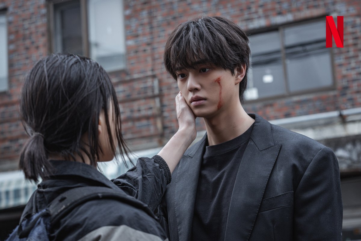 NAMOOACTORS2004's tweet photo. [#NEWS] 송강, 군백기 무색할 정도…‘탈주’→‘스위트홈3’ 활약
▶ https://t.co/kBdwK6PjOW

#송강 #스위트홈3 #탈주 #SONGKANG #SweetHome3 #Escape https://t.co/b1VjbRthT3
