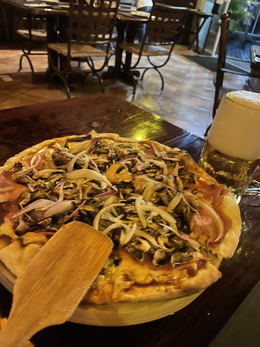JHLeaderCoach's tweet photo. Porque no, una escapadita de media semana a por pizza! https://t.co/GiwVPnAJE1