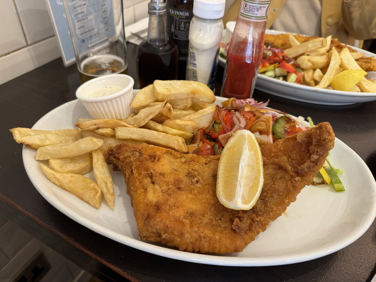 londondiaries #fishandchips #established #reallygood #liking この
