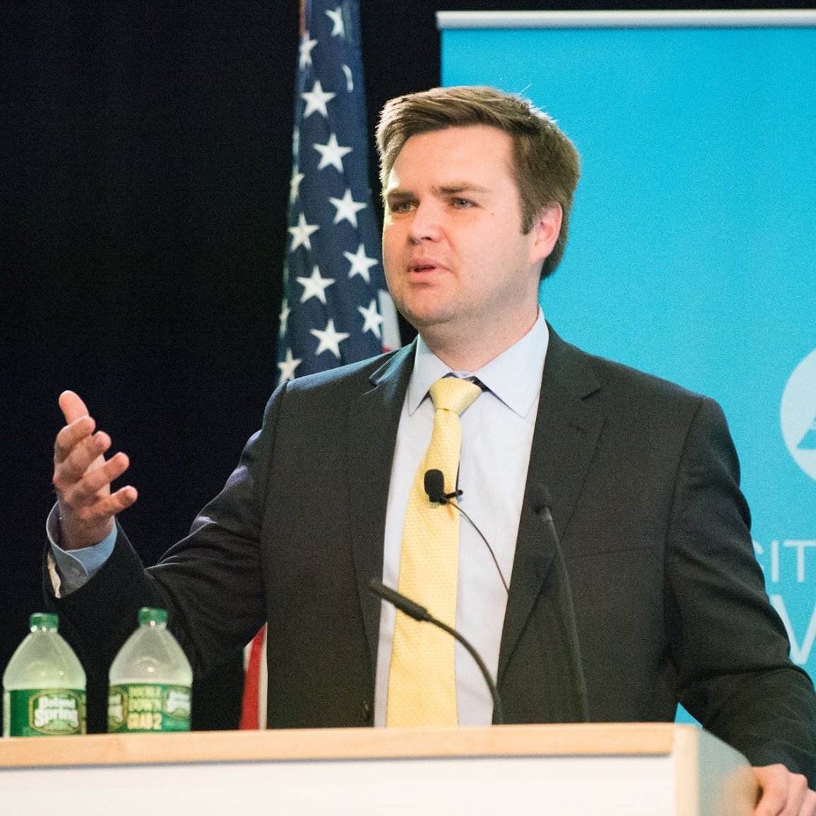dieworkwear's tweet photo. I wrote something for @politico about how JD Vance started to dress more like Donald Trump as he turned from being a fierce critic to loyal ally. You see this in the cut of his tailoring, his navy suits, and importantly, his bright red shiny ties

https://t.co/DUsCdSgvhG https://t.co/WoYytCnn8S