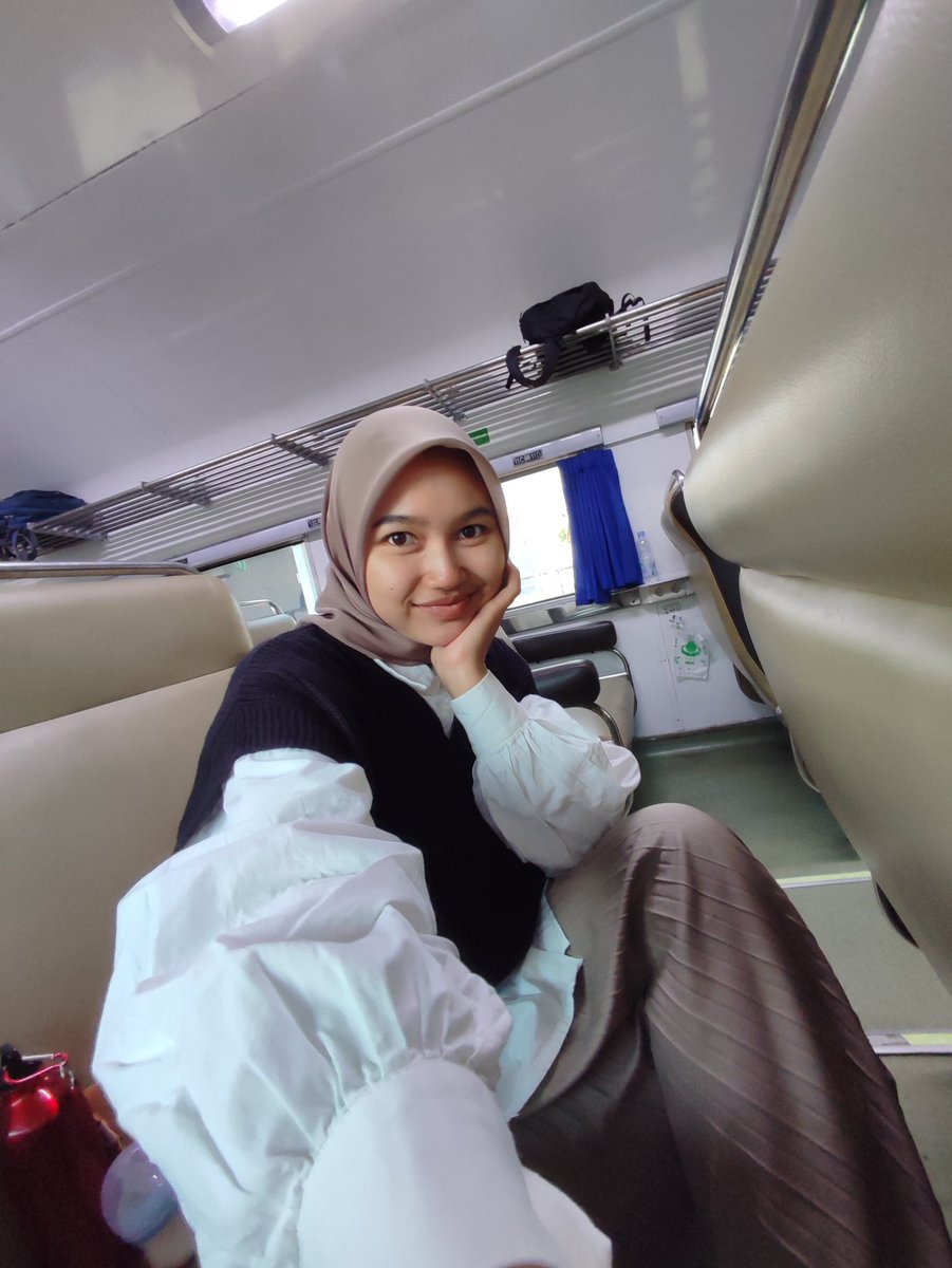 desriptsr's tweet photo. balik kampung https://t.co/xGC7athNvX