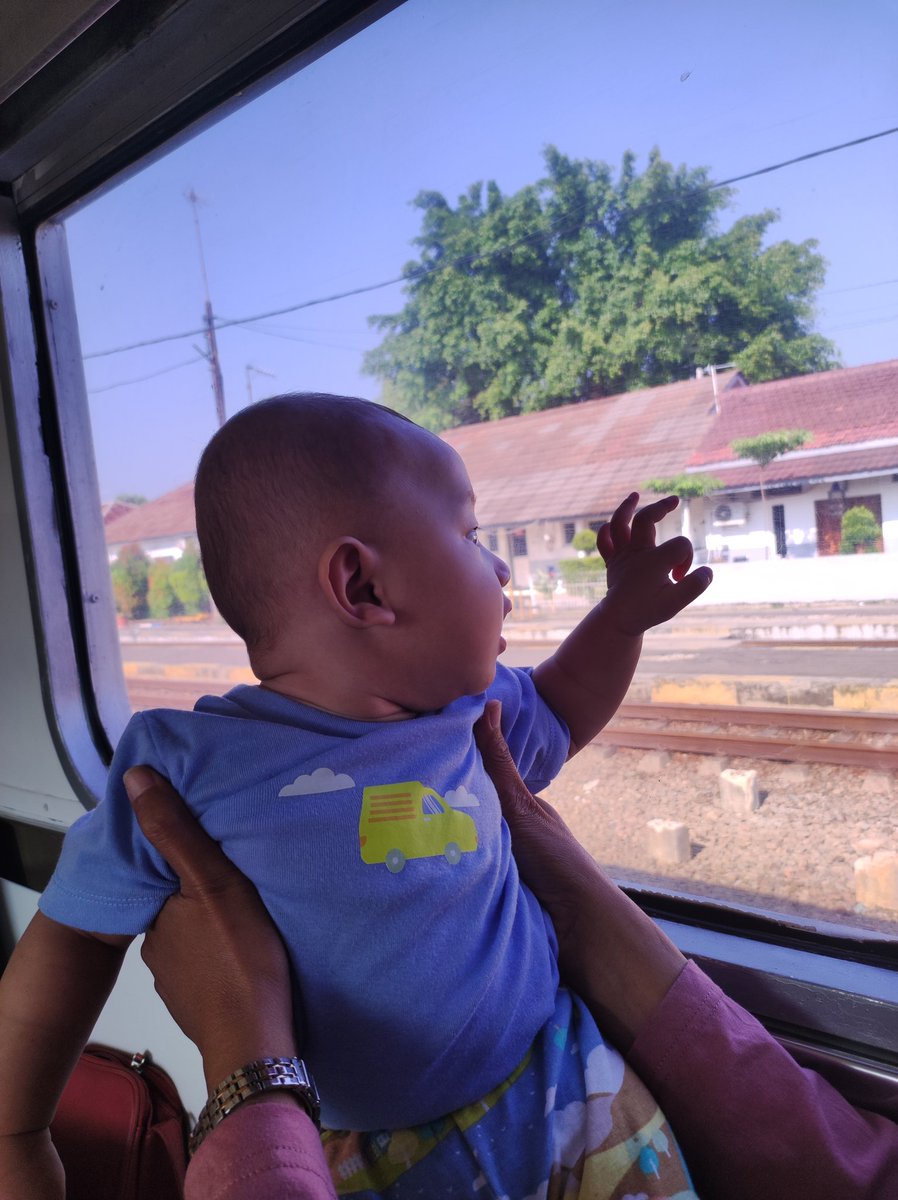 desriptsr's tweet photo. balik kampung https://t.co/xGC7athNvX