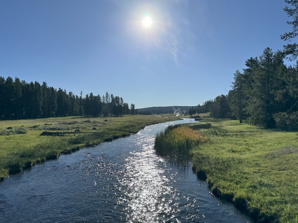 MatthewSheares's tweet photo. Road trip; adventure, sights and always a life lesson or two...  our country is beautiful.  Smile big and enjoy - peace https://t.co/INrrS8iZOC