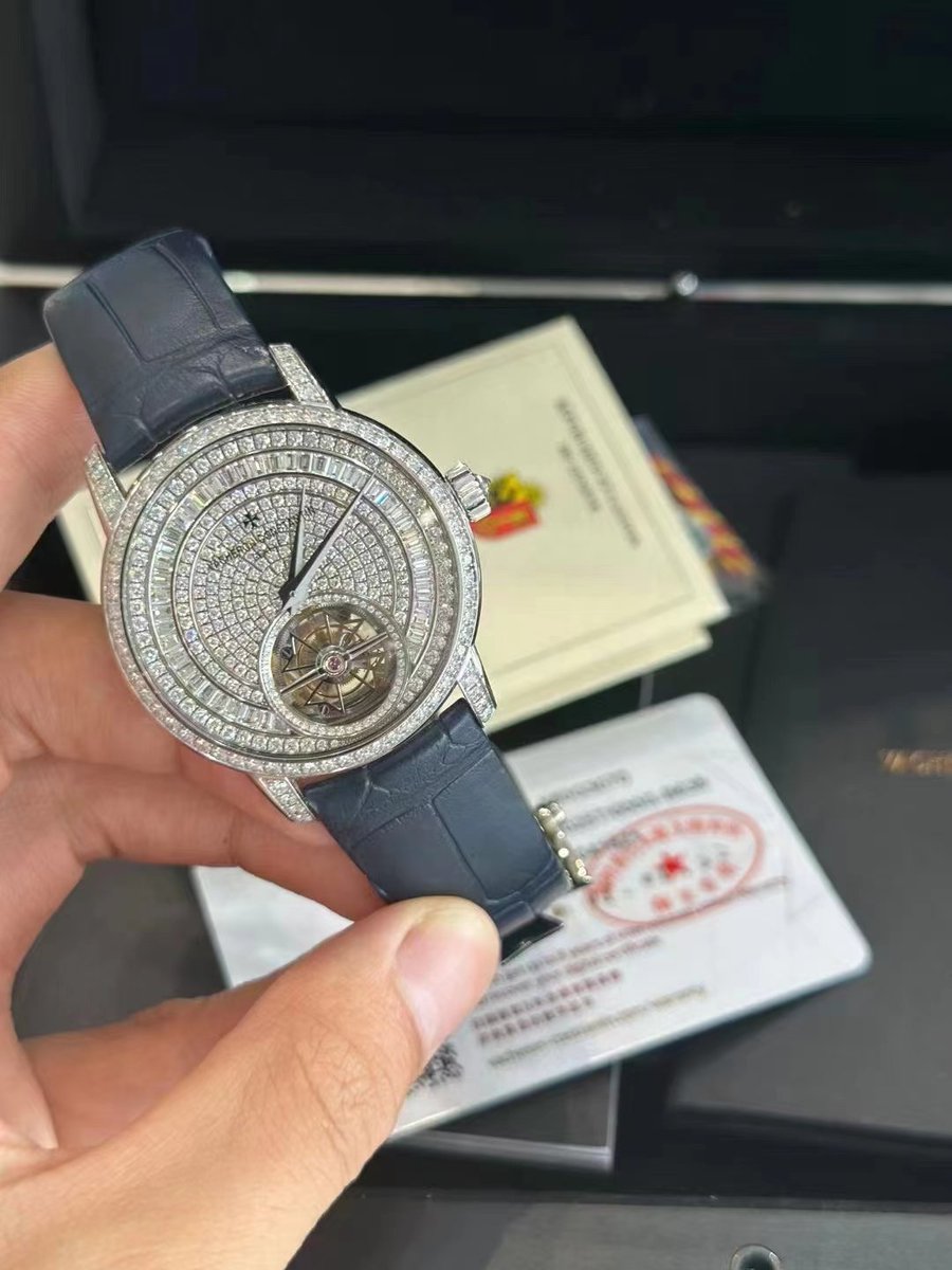 Tracy11827498's tweet photo. 江诗丹顿传袭陀飞轮珠宝6025T 22年国行全套 专柜179万 现货价格美丽
#江诗丹顿
# https://t.co/YvBlIDiYHh