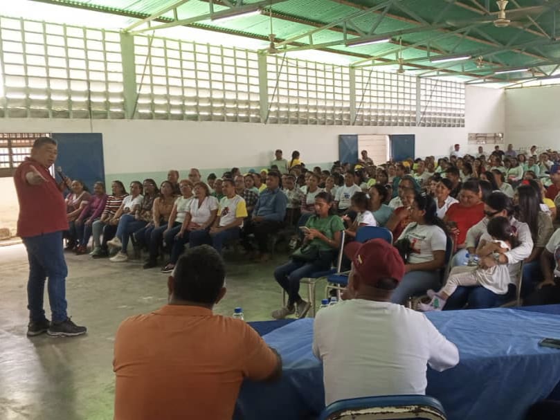 Gracias al Presidente <a href="/NicolasMaduro/">Nicolás Maduro</a> el municipio Rondón cuenta con nuevo personal  educativo.