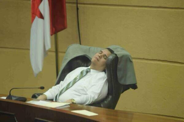 AdriangonzaIez's tweet photo. Vaya, vaya!! A esto es que van estos chiquillos a la Asamblea? Cada día se demuestra más que NO HARÁN NADA!! Bultos!! 
RM/PRD 👎🏻👎🏻👎🏻 https://t.co/72RtK6V0q4