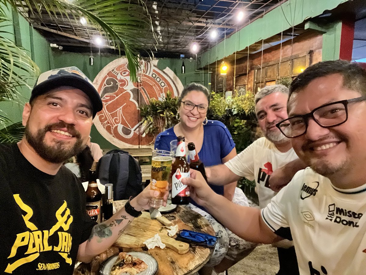 Lucho_c07's tweet photo. ¡Salud por los amigos! 🫶🏻🍻 https://t.co/iuFc1Bdlwz