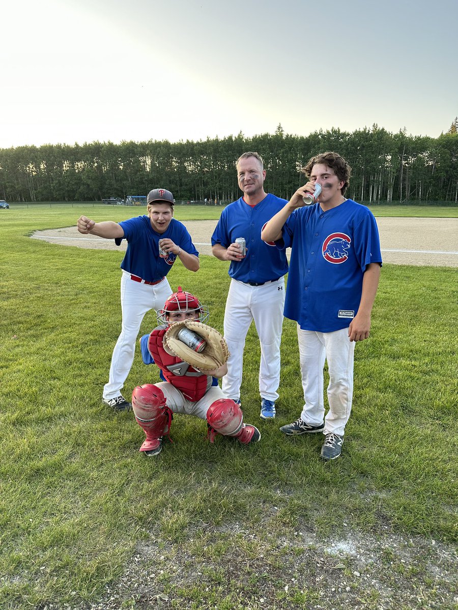 Cubs stay hot at home! Play in game 🔒