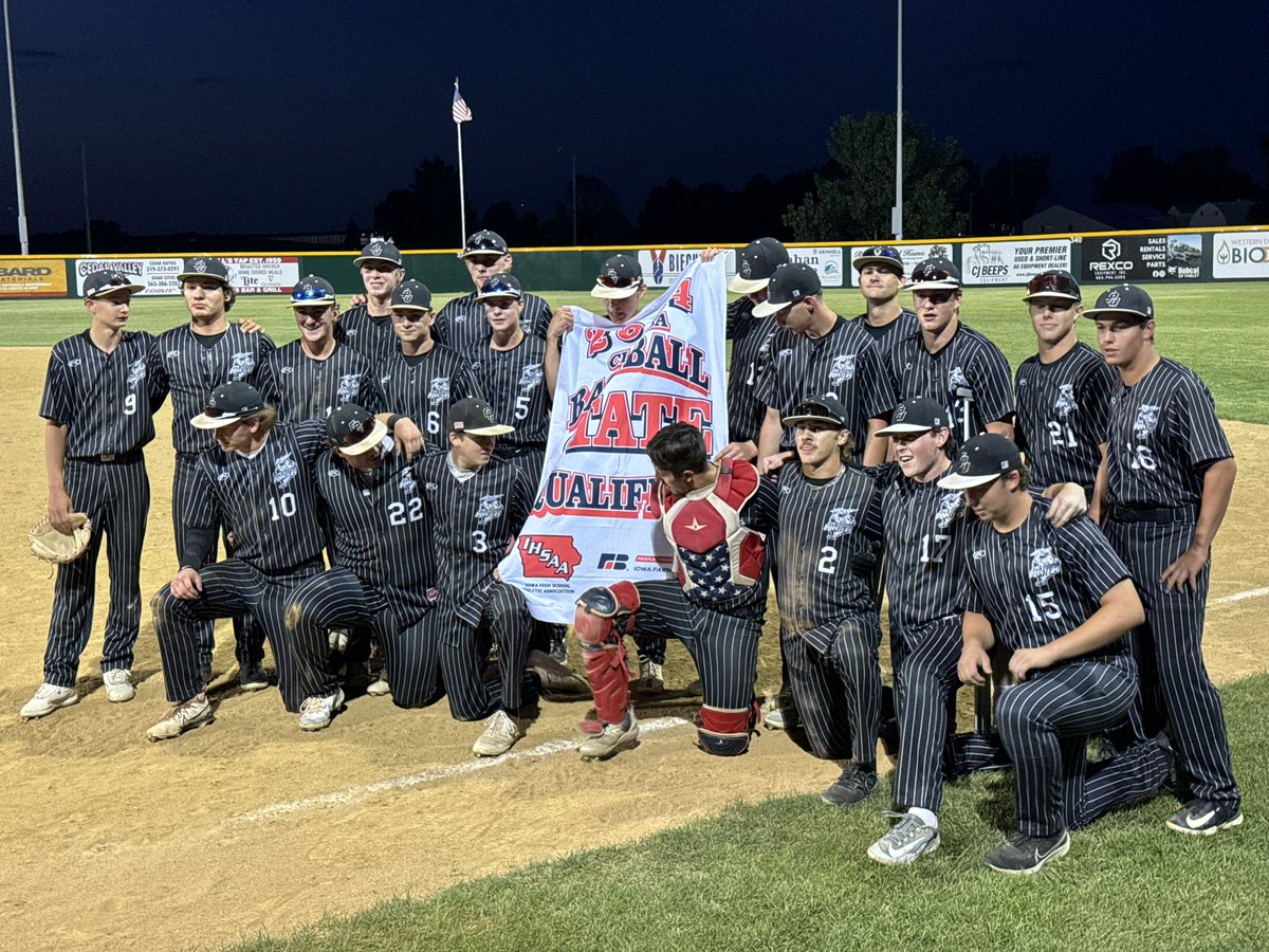 Center Point-Urbana rallies with 3 runs in the 7th to knock off two-time defending state champion Western Dubuque 4-2. The Stormin’ Pointers are headed to state for the first time in 18 years. #iahsbb