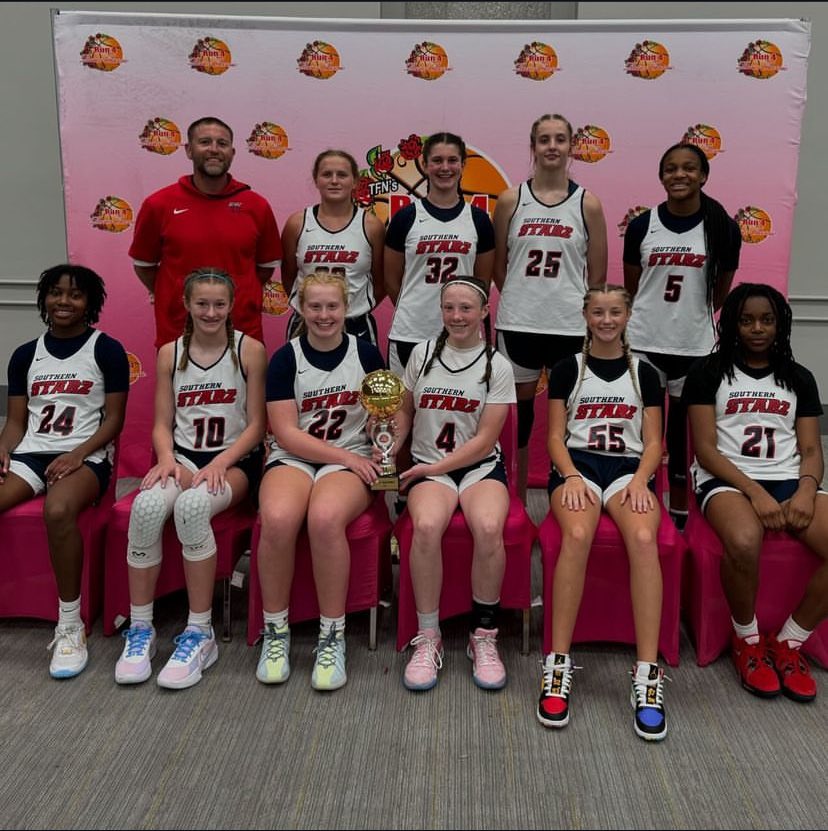 MorganL2029's tweet photo. Run 4 Roses Championship Platinum Champions 🏆
Run 4 Roses Classic Gold Champions🏆
Great experience. Good competition.  Go Starz!!💫🏀 @TFNsRun4Roses @ALSoStarz https://t.co/XGvlkdclKZ