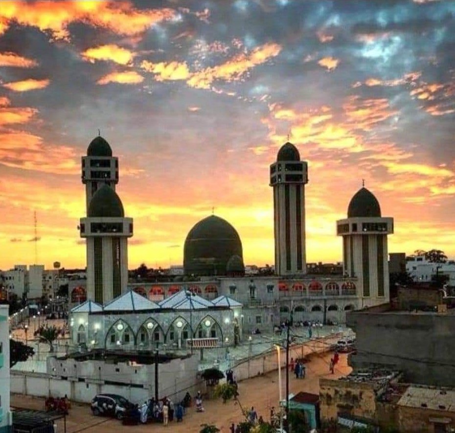 IbnBarhm's tweet photo. Aime♥️ &amp; Retweet♻️ If you love Baye Niass🥰 https://t.co/VDXcL979Yq