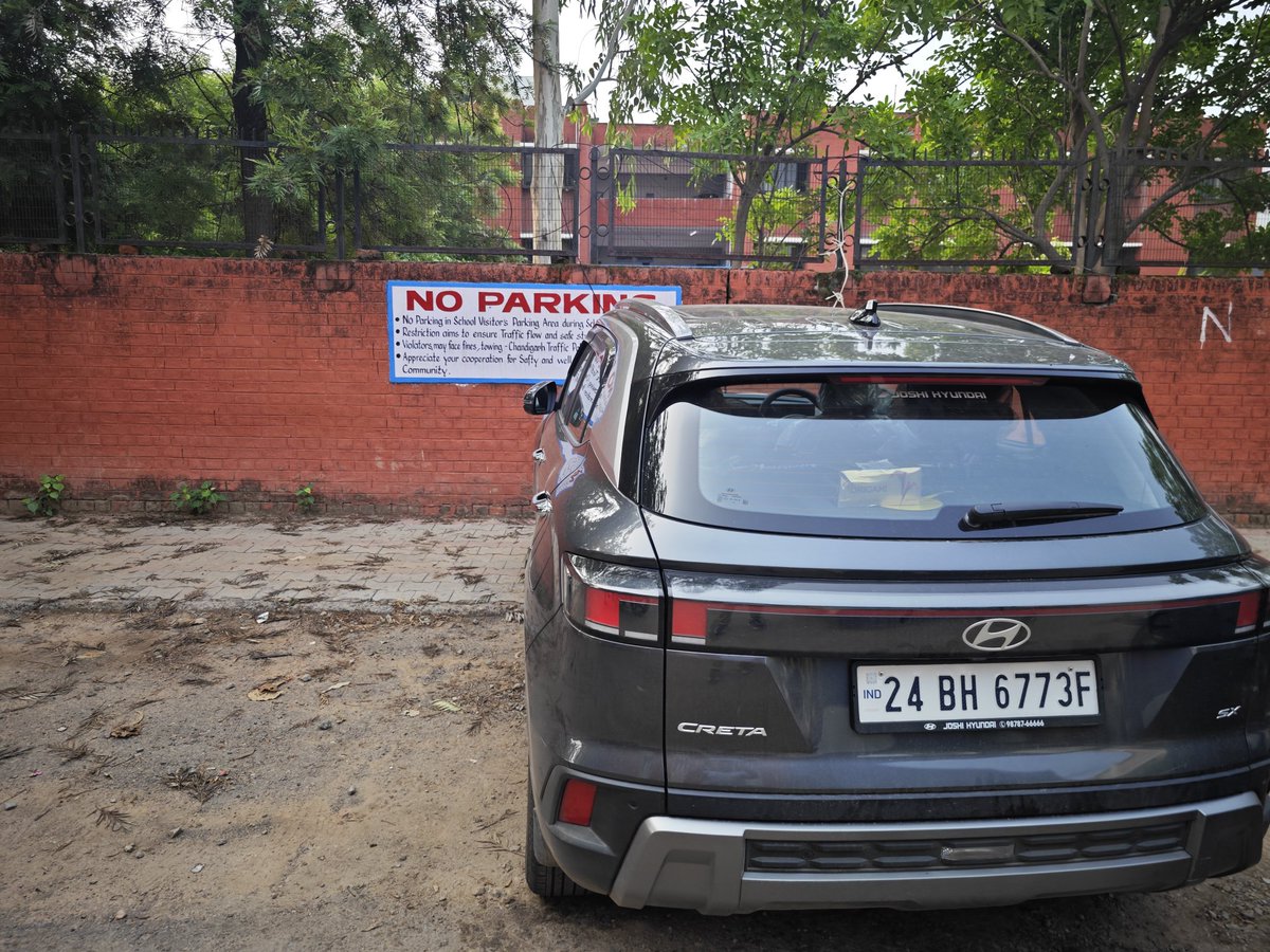 gmhs37c's tweet photo. Vehicle parked in No entry area at Govt Model High School Sector 37C Chandigarh @ssptfcchd @trafficchd @DgpChdPolice https://t.co/SRkxN8KU6r
