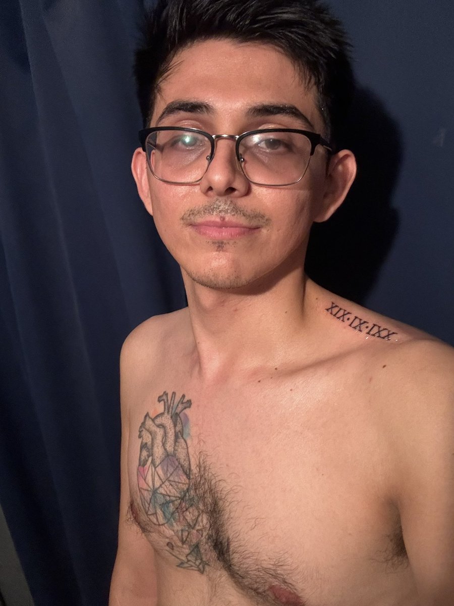 Aledd24's tweet photo. Tatuarse la fecha de nacimiento de tus sobrinos ❤️ https://t.co/lZETrj7Sdg