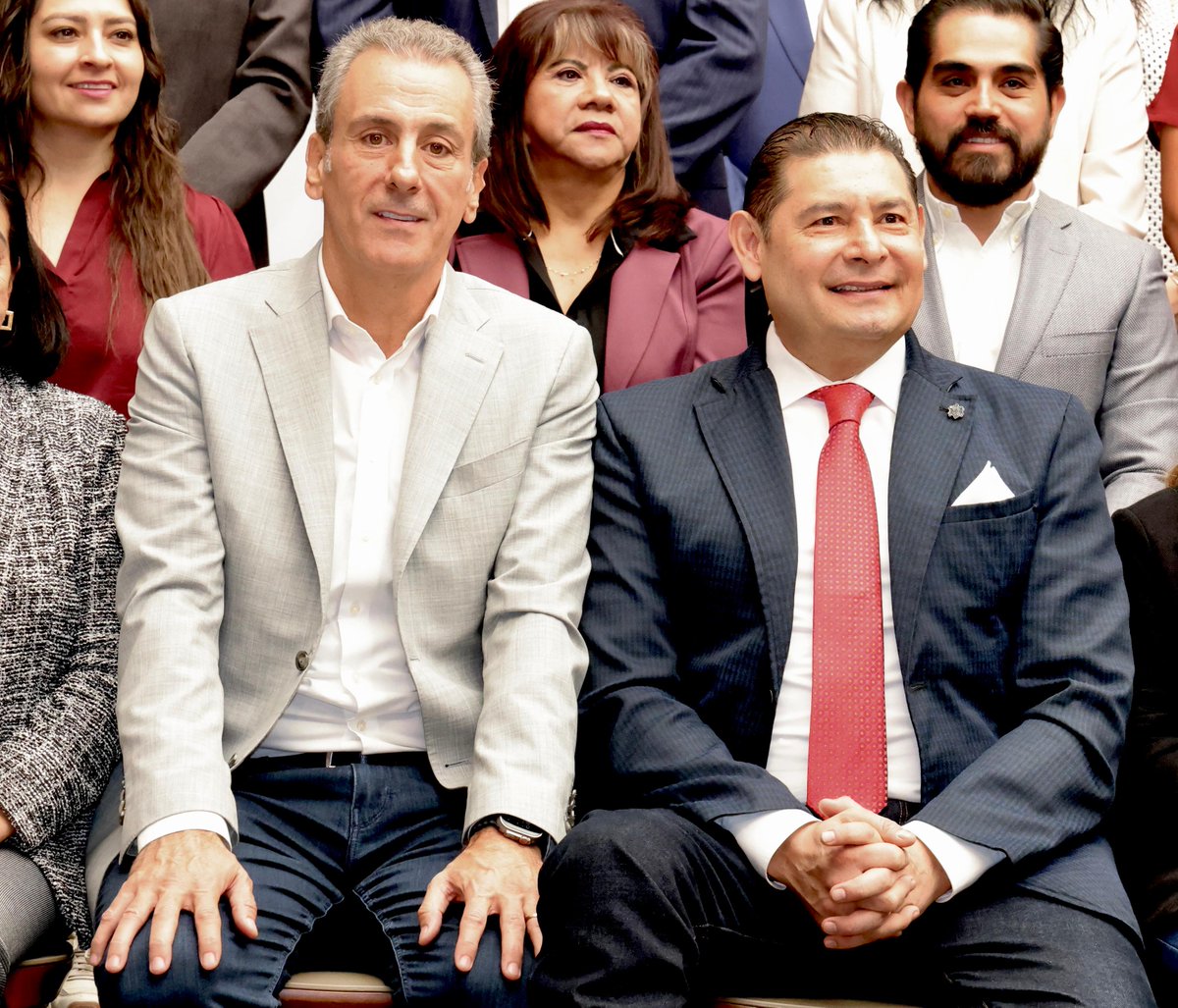 informa247mx's tweet photo. #Local
El #gobernador y el #alcalde de la capital #poblana #electos @armentapuebla_ y @pepechedrauimx retomarán proyectos de infraestructura, seguridad y bienestar para impulsar el desarrollo de la capital poblana.
#informativo247 | @baltazar_cc
#Puebla
https://t.co/lHQ10cEpRh https://t.co/bSJhYKte8q