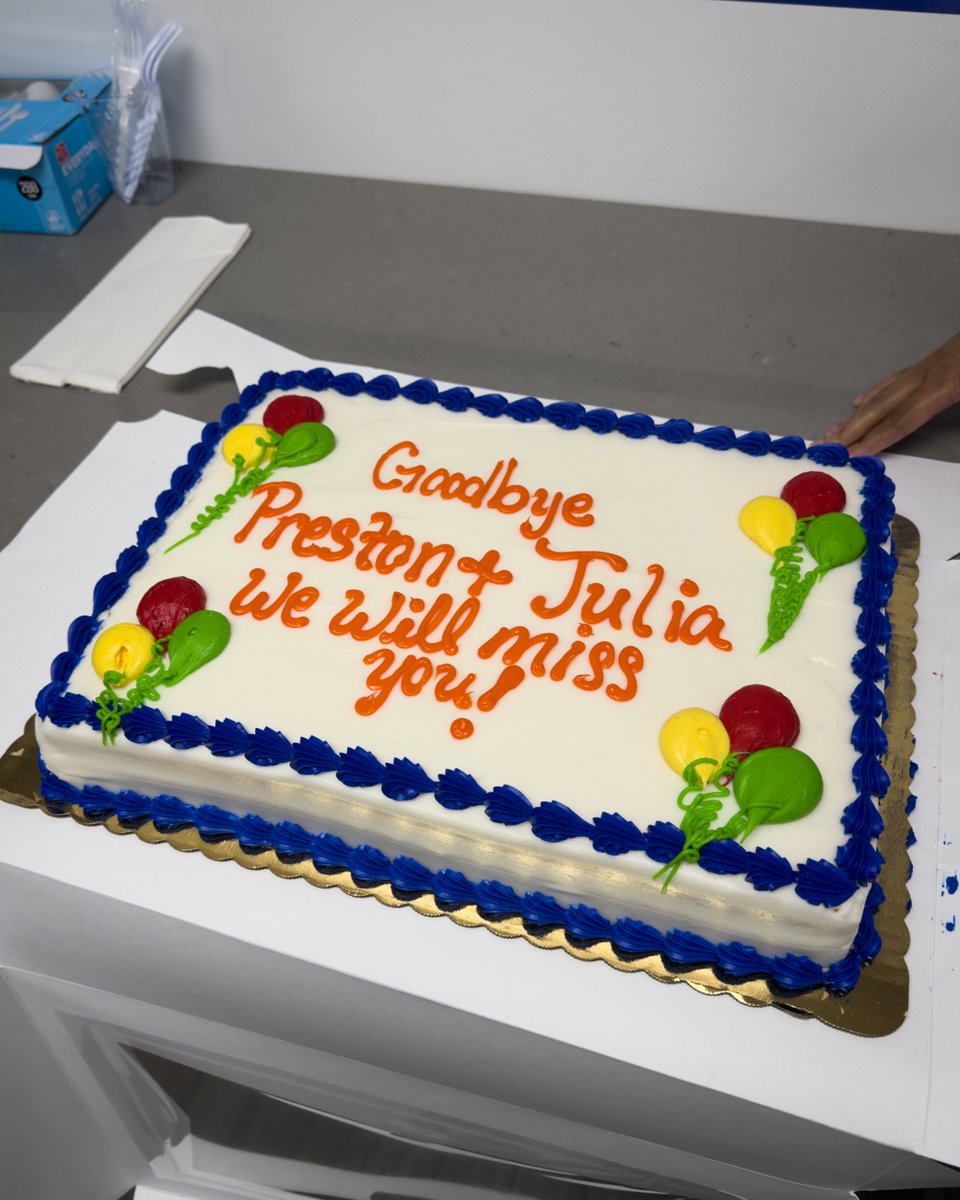 prestonsteger's tweet photo. I love my @13NewsNow family โค๏ธ #lastworkday https://t.co/nqNVUVR5fq