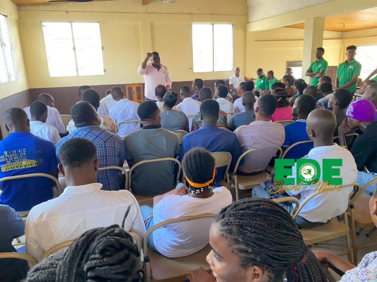 EDEArtibonite's tweet photo. La Coordination Départementale du parti EDE de l'Artibonite a organisé  ce mercredi une formation à l'intention des Coordinations communales , sections communales, mouvman fanm EDE, Mouvman Etidyan EDE et mouvman Jenès EDE  à Saint-Marc. https://t.co/6wSEuXWLHW
