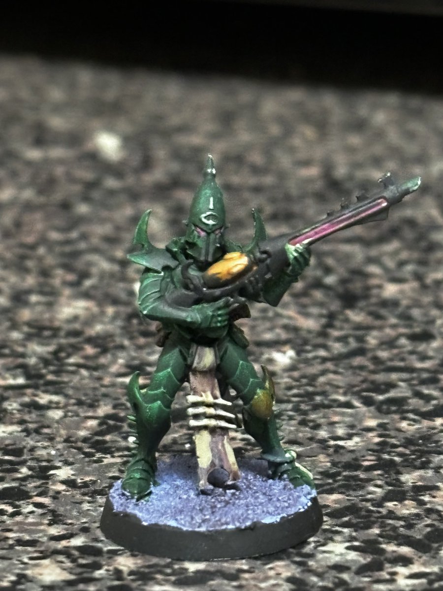 KerrickHobbys's tweet photo. More progress on the test Kabalite Warrior. Cleaned up the splinter rifle a bit and going to work on putting the final touches on soon. 

#modelpainting #wip #wipwednesday #paintingwarhammer #testmodel #warhammer #warhammer40k #warhammercommunity #drukhari #darkeldar https://t.co/lOH3Z2u4Oc