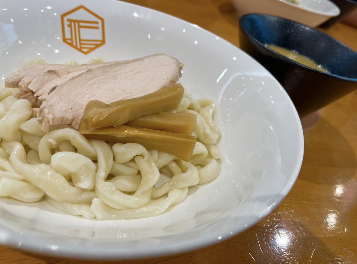TOCHIGISEIMEN's tweet photo. #栃木製麺 × #麺堂イズム

極み鶏白湯つけうどん🔥
鶏白湯の濃厚な旨みたっぷり😋🔥
数量限定のコラボうどんです💕🫶🏻

ぜひご賞味ください🎉

#栃木製麺 #麺堂イズム #極み鶏白湯つけうどん #栃木県 #栃木市 #蔵の街とちぎ https://t.co/6fXMgncMlo