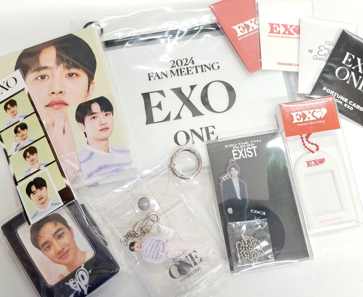 120. EXO D.O. ギョンス 公式グッズ詰め合わせ GSvL7EOa4AAhDXj.jpg