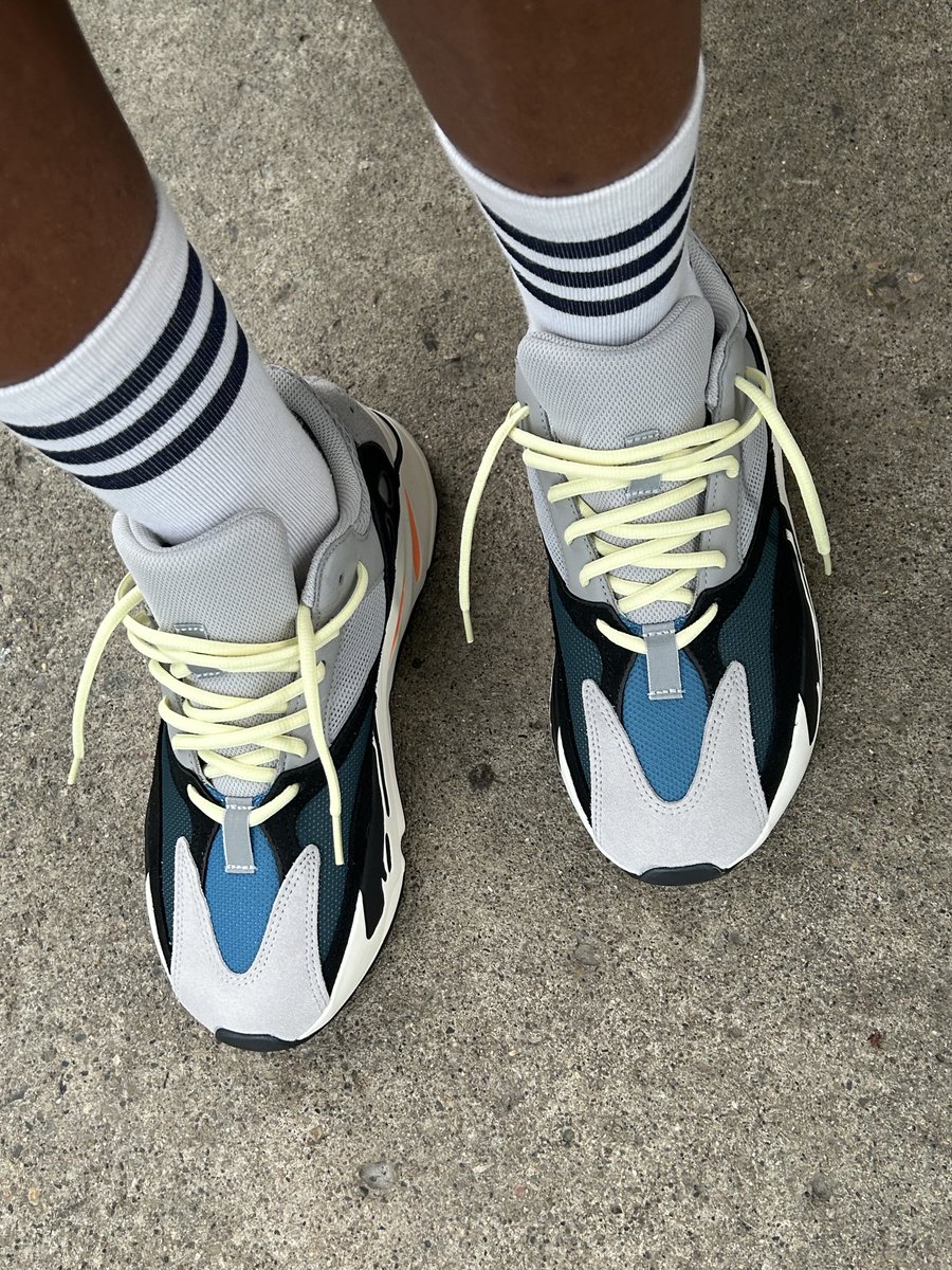 DinoStaxkzkixkz's tweet photo. RT all @DinoStaxkzkixkz needz maybe some pirates too Letgoo #waverunner700 #yezzy700waverunner #yzy700v1 @snkr_twitr #yzy #kanyekrazy 💯🖤🦖🥵🌊🤌🏾 https://t.co/vfgzo6xBGZ