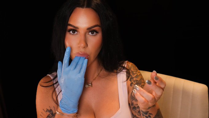 Watch SIMONE's leaked NSFW photo on TwXstars